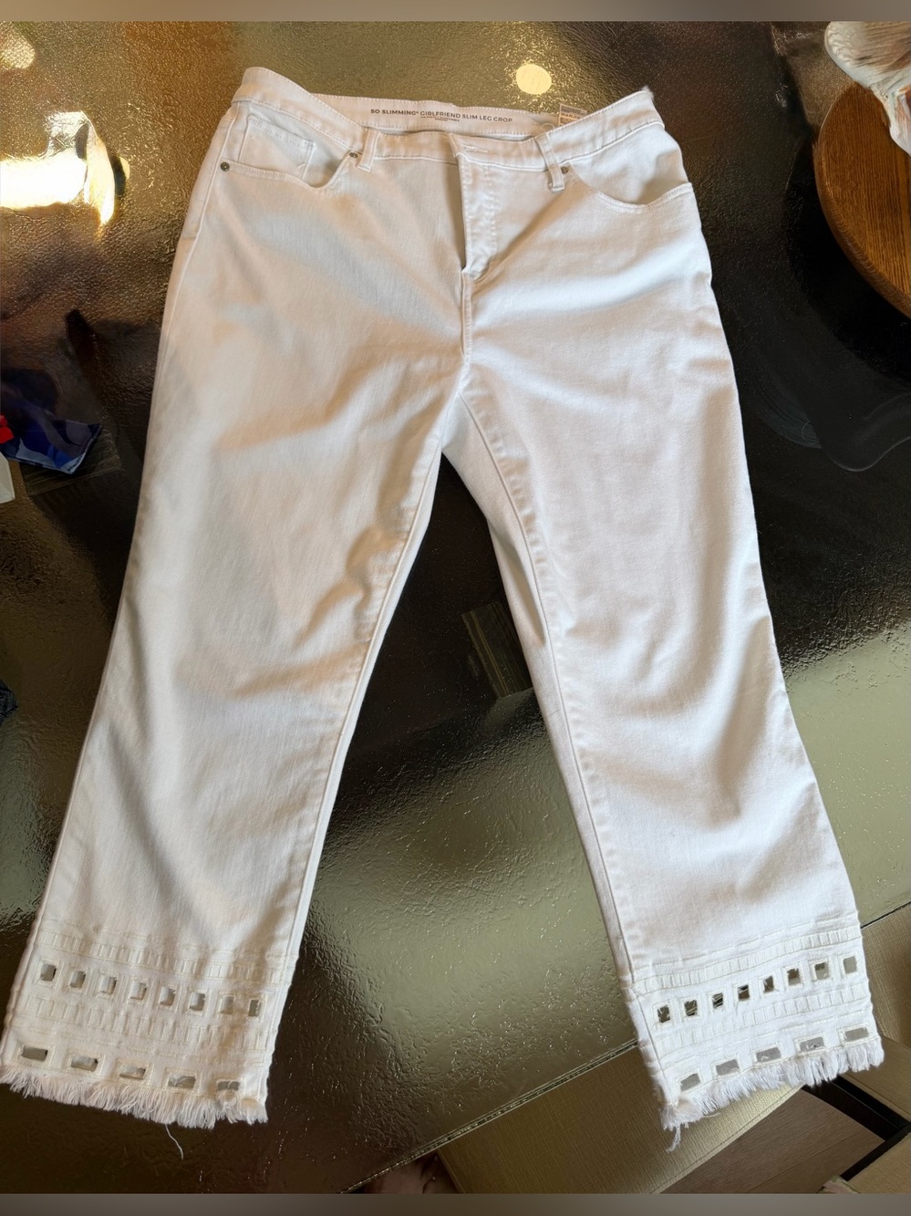 So Slimming Girlfriend Slim Crop capris with cut out hem